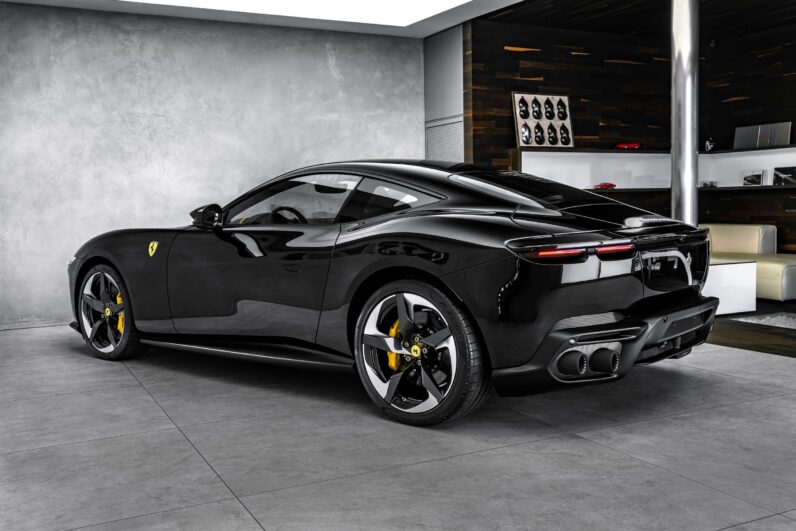 Ferrari Amalfi · Cuoio Alcantara Interior · Forged Diamond Wheels · Grand Touring Specification