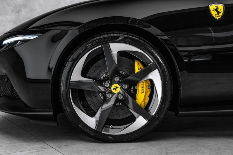 Ferrari Amalfi · Cuoio Alcantara Interior · Forged Diamond Wheels · Grand Touring Specification