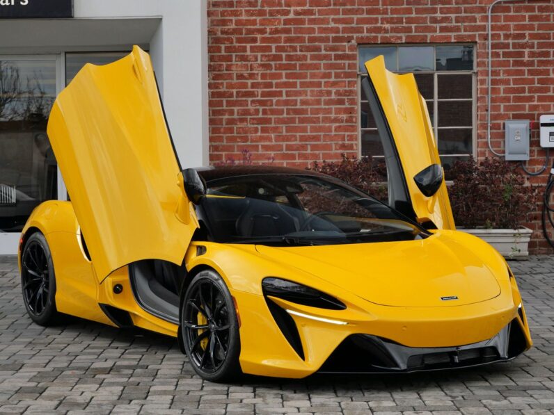 McLaren Artura TechLux · Volcano Yellow · Bowers & Wilkins · Hybrid Supercar