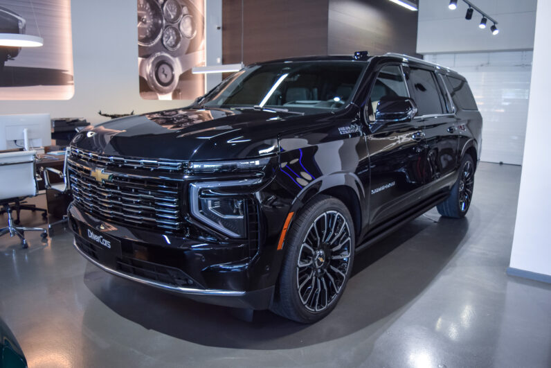 Chevrolet Suburban High Country · Black · 24-Inch Wheels · Luxury Full-Size SUV