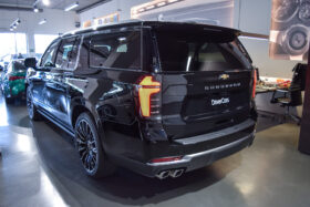 Chevrolet Suburban High Country · Black · 24-Inch Wheels · Luxury Full-Size SUV