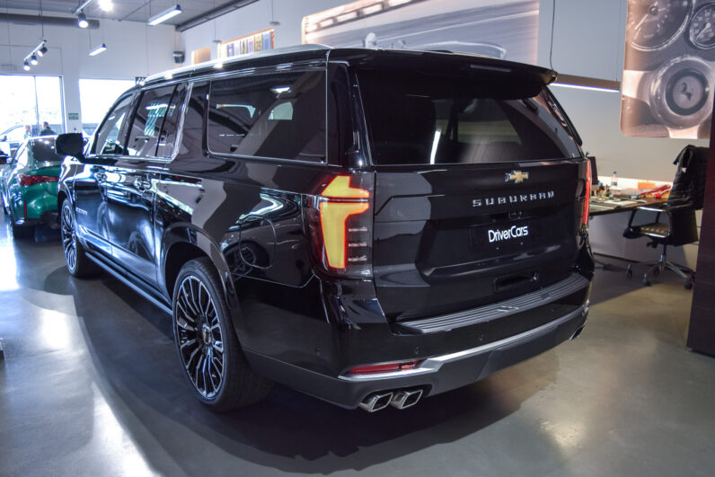 Chevrolet Suburban High Country · Black · 24-Inch Wheels · Luxury Full-Size SUV