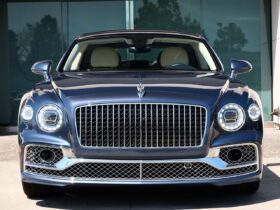 Bentley Flying Spur Azure · Meteor · Linen Interior · Refined Luxury Sedan
